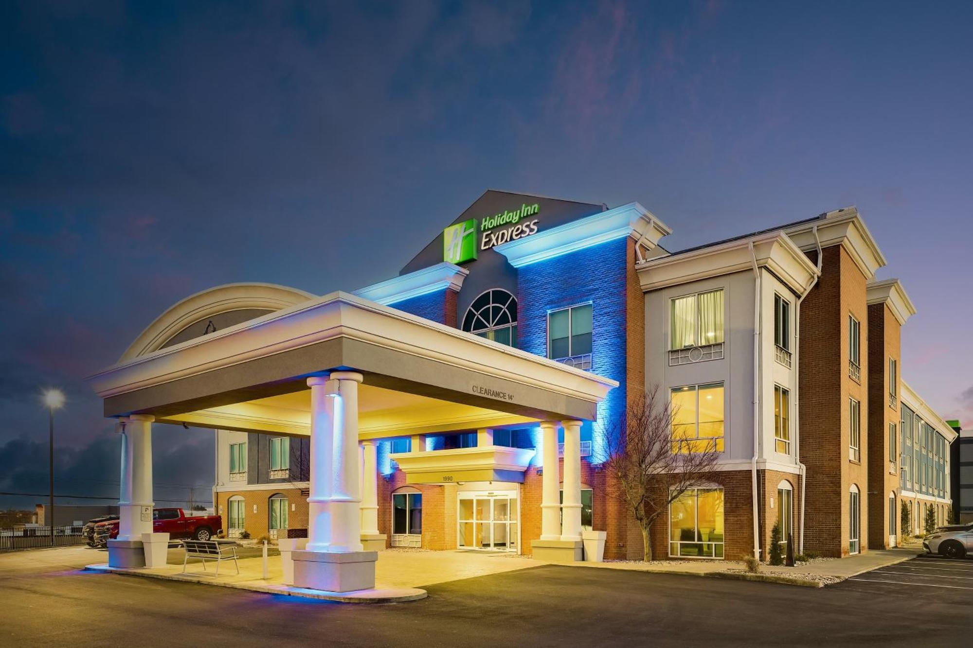 Holiday Inn Express Hotel & Suites Richmond By Ihg Exterior photo