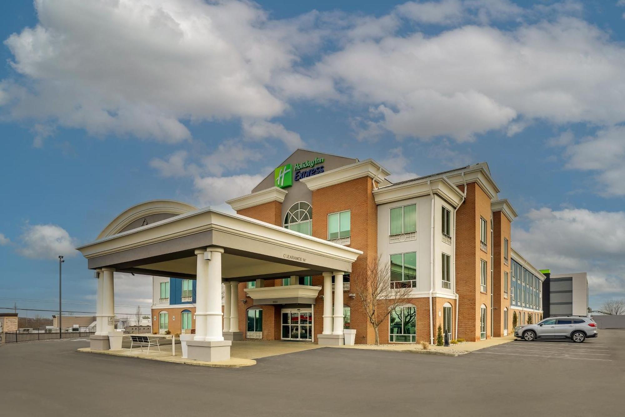 Holiday Inn Express Hotel & Suites Richmond By Ihg Exterior photo