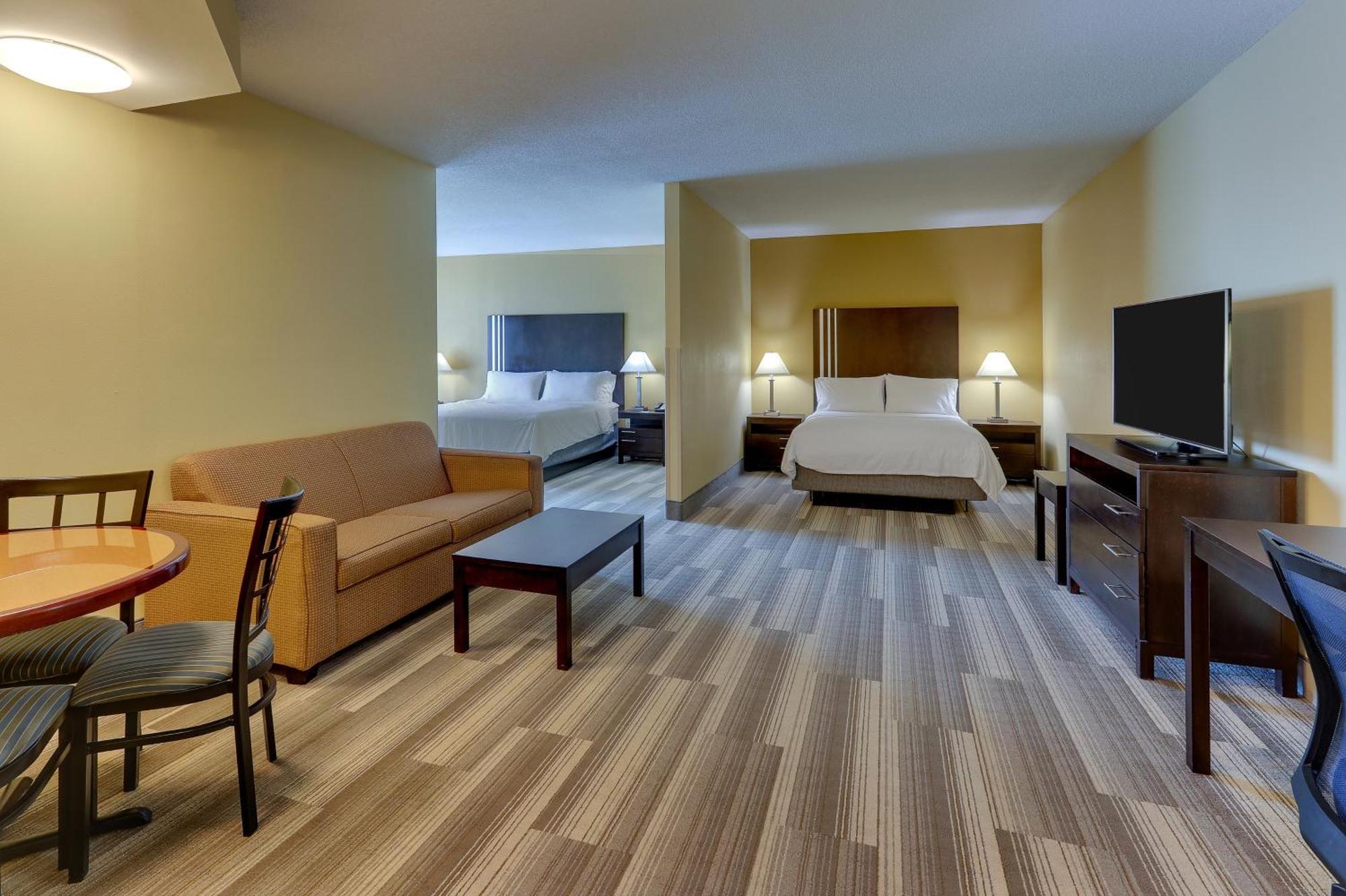 Holiday Inn Express Hotel & Suites Richmond By Ihg Exterior photo